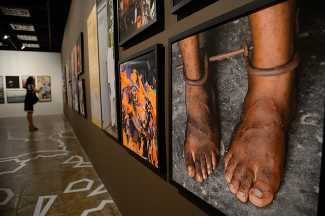 Exposição sobre memória da escravidão na África, em cartaz na Caixa Cultural do Rio de Janeiro até 22/12. Crédito: Fernando Frazão/Agência Brasil 